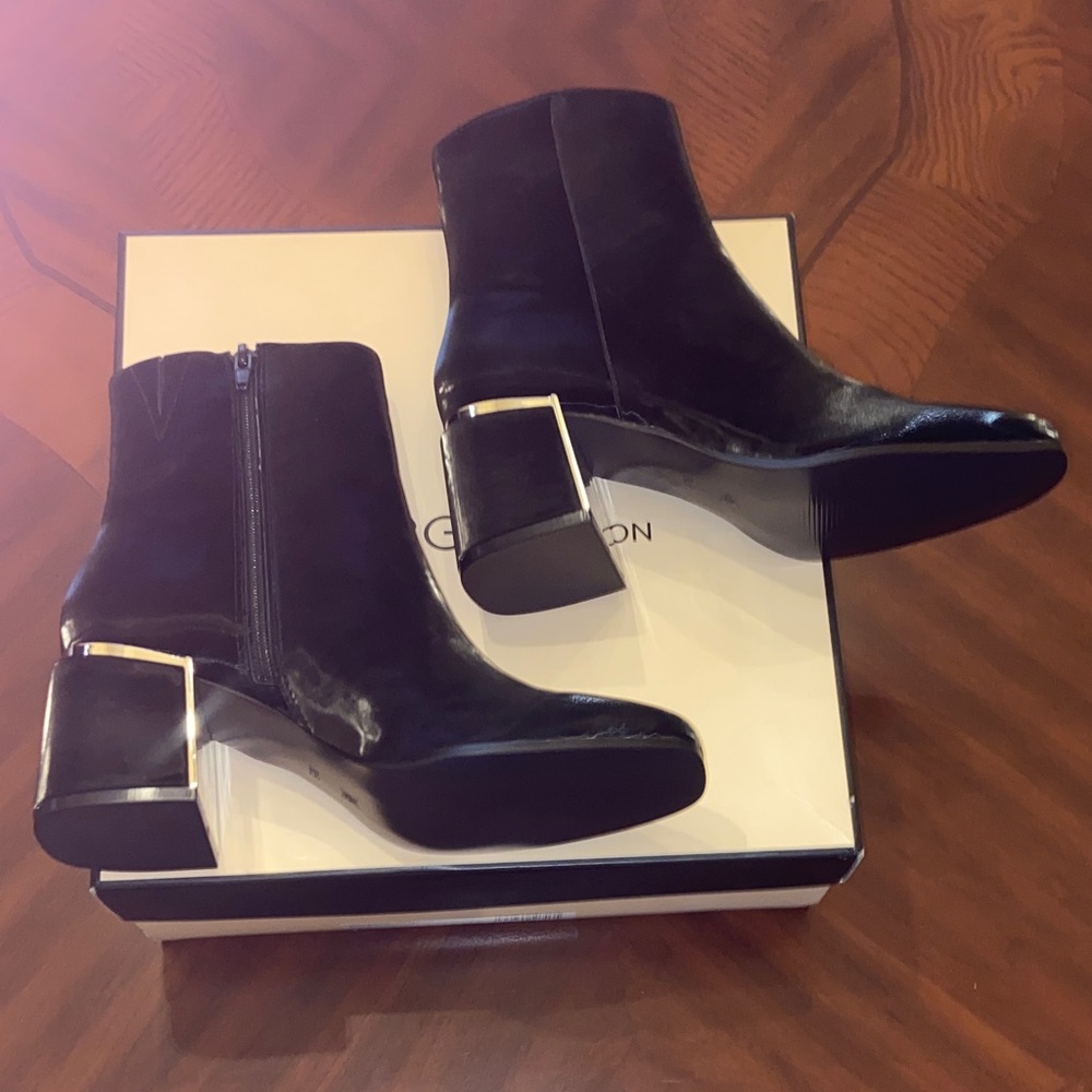 BCBGeneration Liquid Black Ankle Booties - Picture 4 of 10